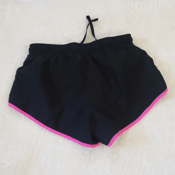 Nike Dri-Fit Girls Shorts - Picture 2 of 3